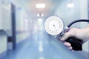 Manometro per misurare la pressione per l'ipertensione